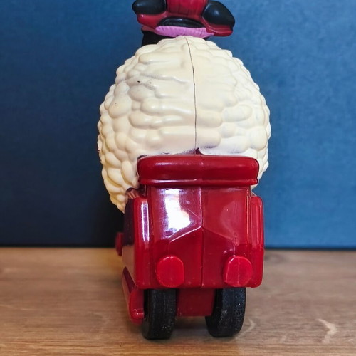 "2013 Shaun the Sheep" McDonald's toy figure