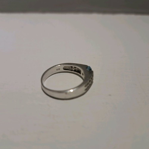 Silver Ring 925 with Blue Stone like new