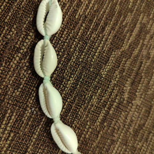 Shell necklace like new, summer style, turquoise cord