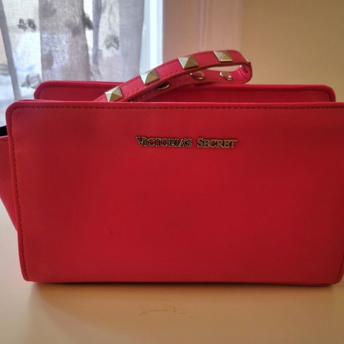 Victoria's Secret toiletry bag, fuchsia pink