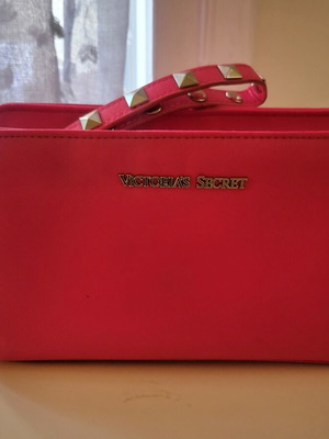 Victoria's Secret toiletry bag, fuchsia pink