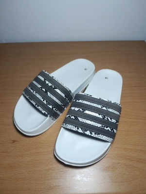 Ocean Addict women's slippers snake print