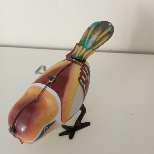 Wind-up bird like new in working condition