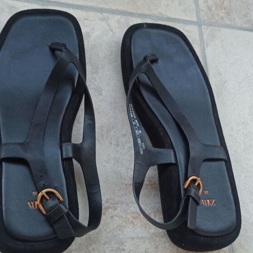 Zara black low sandals like new, size 38