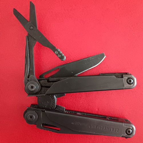 Leatherman Surge multitool black large size used