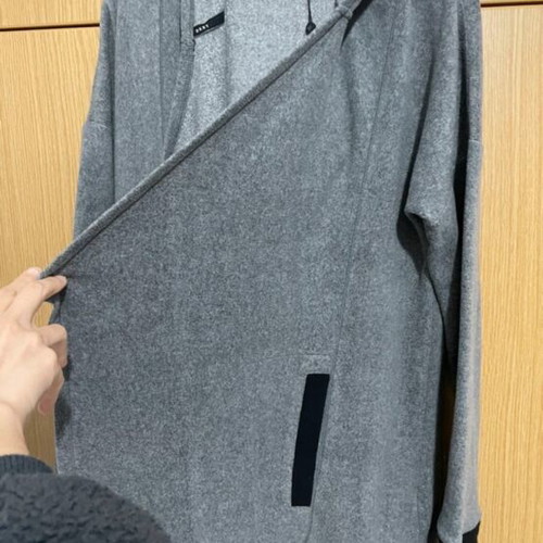 DKNY set gray like new, fleece fabric, comfortable and warm