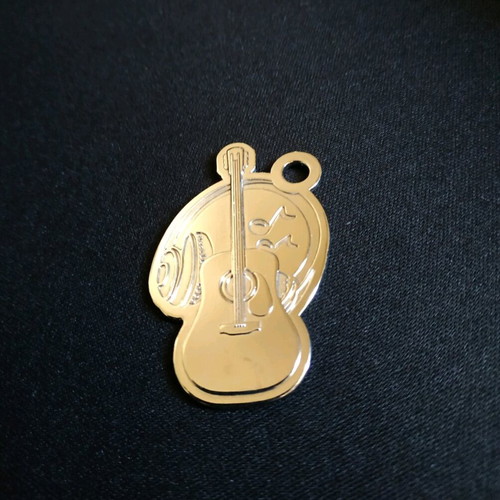 Alessia Cara pendant like new, silver