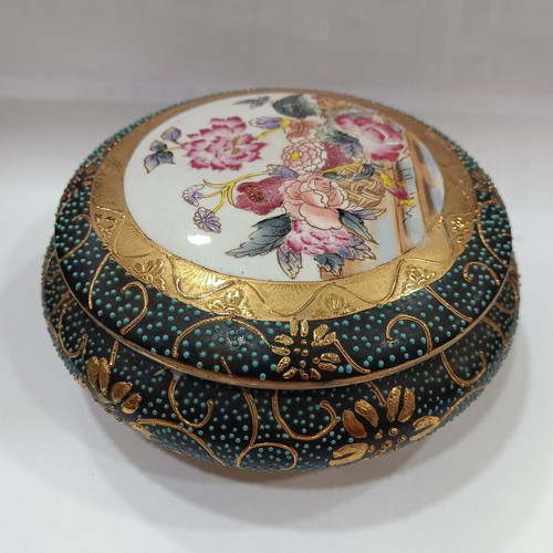 Sevres set of 2 hand-painted bowls used