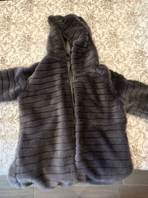 Grey fur coat like new, size M