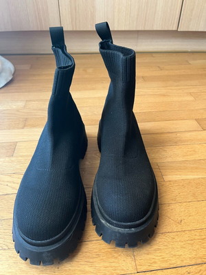 Black sock boots like new, size 38
