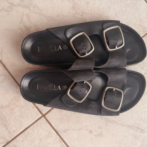Favela Leather Sandals Size 38 Like New, Black