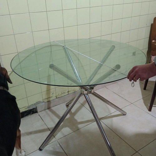 Glass dining table used, round 90cm diameter