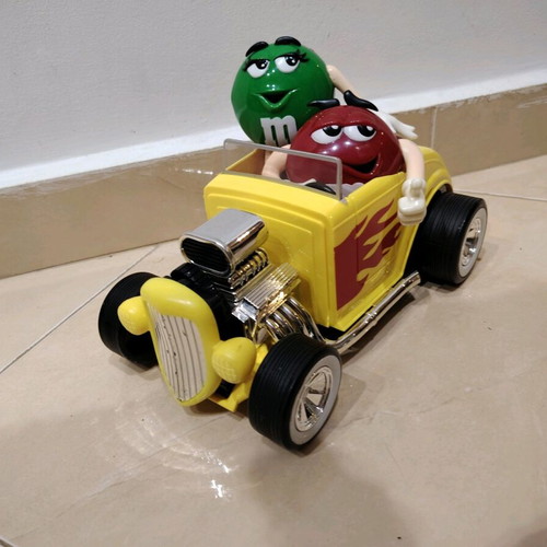 M&Ms Hot Rod statue used, missing one arm