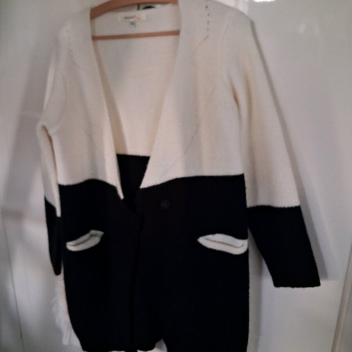 Coat like new, black and white, size XL