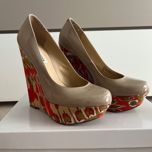 Steve Madden platforms used, size 36, beige