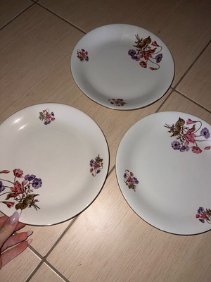 Set of 3 vintage handmade plates, porcelain, like new