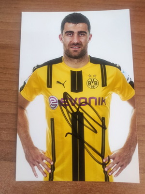 Authentic Papastathopoulos autograph like new