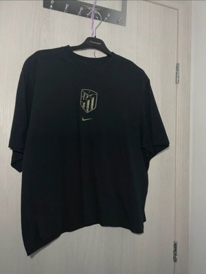 Atletico Madrid Nike Large Oversized Youth T-shirt like new