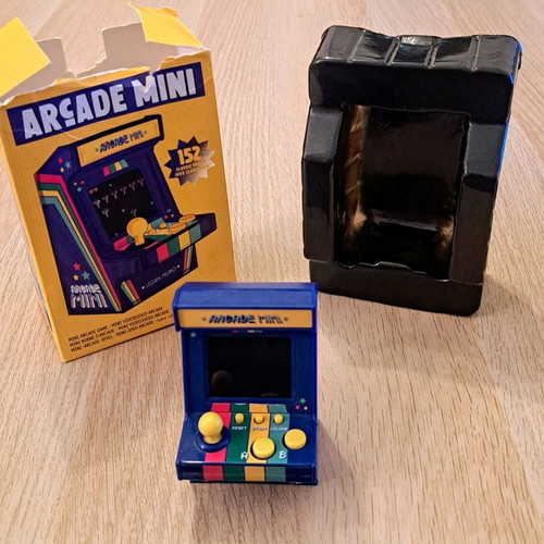 Retro Legami Arcade Mini console like new