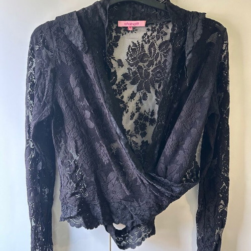 Danoff Lace Wrap Top Black elastic lace like new, size M