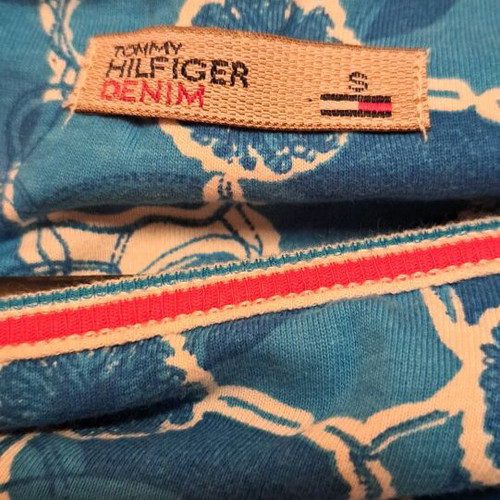 Tommy Hilfiger mini skirt like new, multicolored