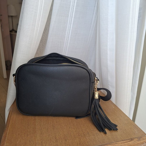 Carpisa bag like new, black with gold details