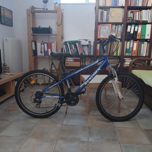 Orienc Matrix bicycles like new, 27 and 24 inch, blue