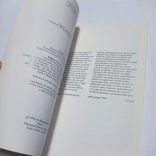 De Chirico L Unita book foreign language Italian like new