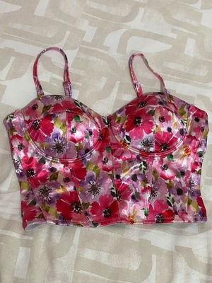 Amisu floral top size S like new, pink and purple