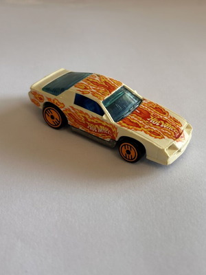 Hot Wheels 1996 Camaro Z28 80s λευκό με πορτοκαλί φλόγες μεταχειρισμένο