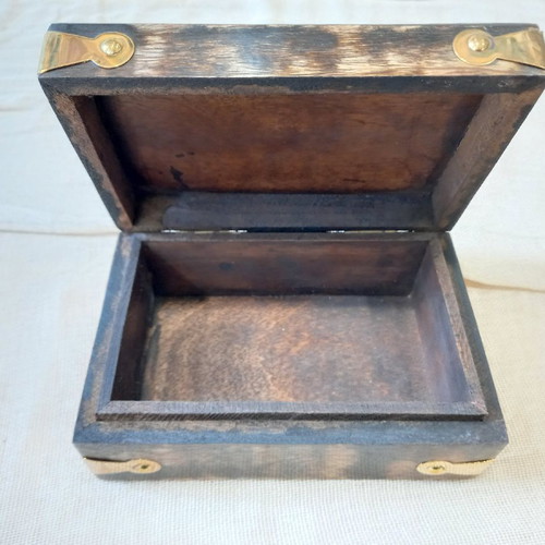 Wooden carved box new with brass details 15×10×6cm