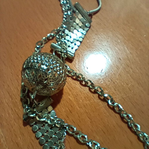 Silver fashion jewelry necklace new with intricate design