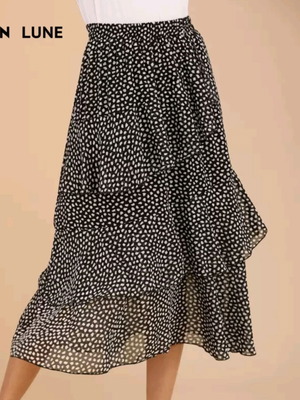 Polka Dot Skirt black and white, like new, size M
