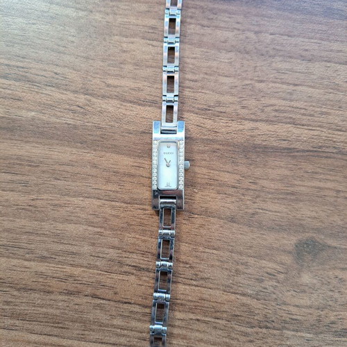 Ρολόι Gucci 3900L γυναικείο σαν καινούργιο με 26 διαμάντια