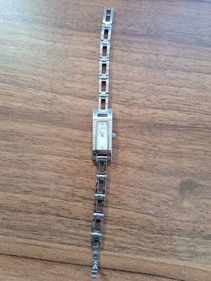 Ρολόι Gucci 3900L γυναικείο σαν καινούργιο με 26 διαμάντια