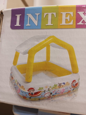 Intex children's pool like new