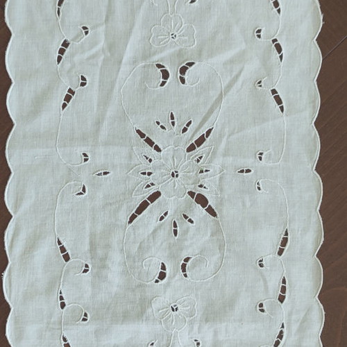 Cutwork white table linen set and gift cotton from India new