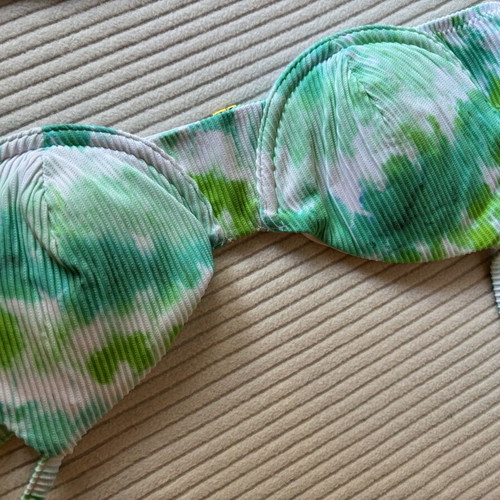 Victoria's Secret ribbed bikini green and white sky print size S new without tags