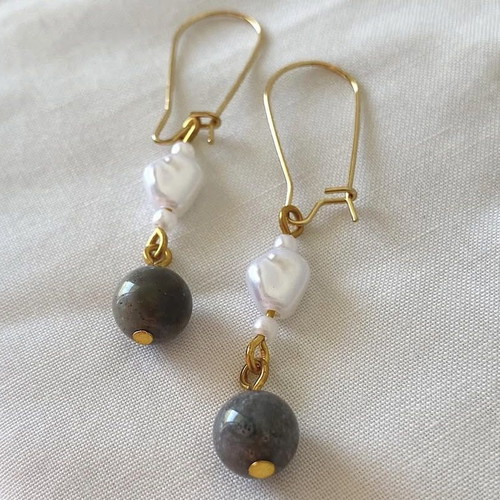 Handmade earrings with Indian agate and pearl