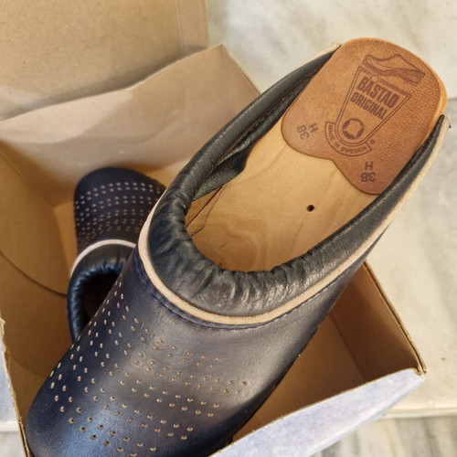 Bastad Original Swedish Clogs size 38 new, blue leather