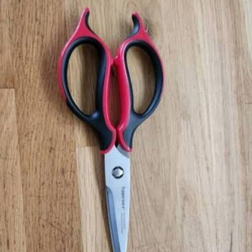 Tupperware Kitchen Scissors new, stainless steel blades