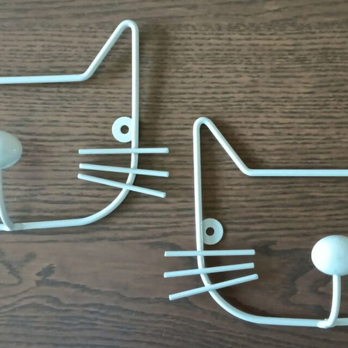 Metal Cat Wall Hooks set of 2 used, light gray