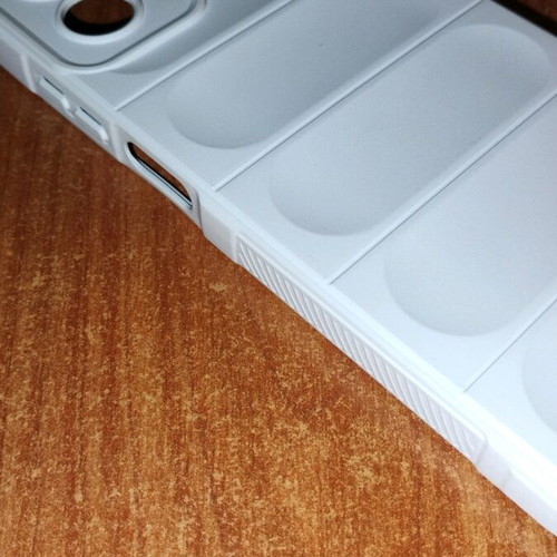 Motorola Moto G34 5G case white like new with shockproof mechanism