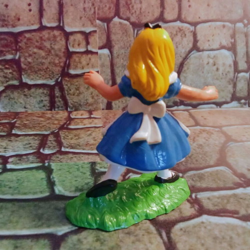 Disney Alice in Wonderland Bullyland figure like new, handpainted