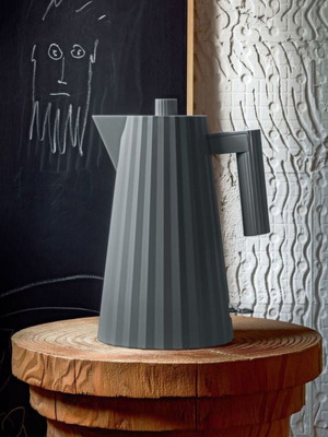 Alessi Plisse Кана за вода 1,7 L нова в кутията си