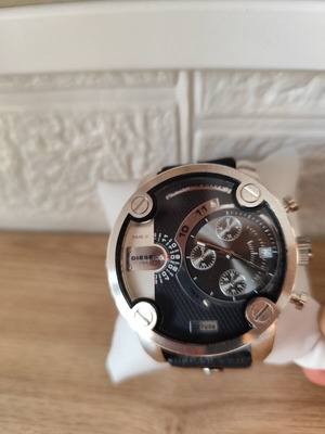 Diesel Little Daddy DZ7256 watch like new with black leather strap