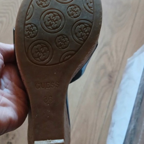 Guess platform shoes like new, size 36, black patent