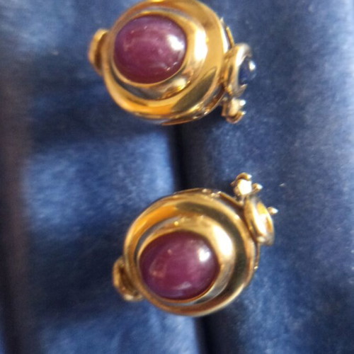 18K Gold Earrings with Rubies like new