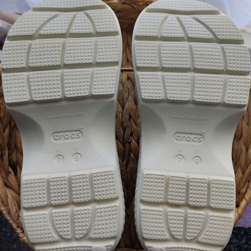 Crocs Stomp Shorty Boot like new, beige, size 39-40
