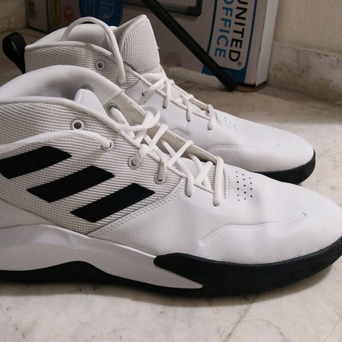 Adidas Ownthegame EE9631 athletic shoes like new, size 47 1/3, black and white